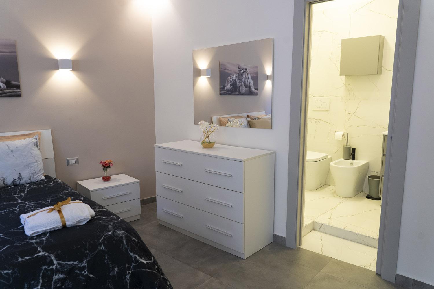 Leoscar Apartment In Catania Center Self Check-In Екстер'єр фото