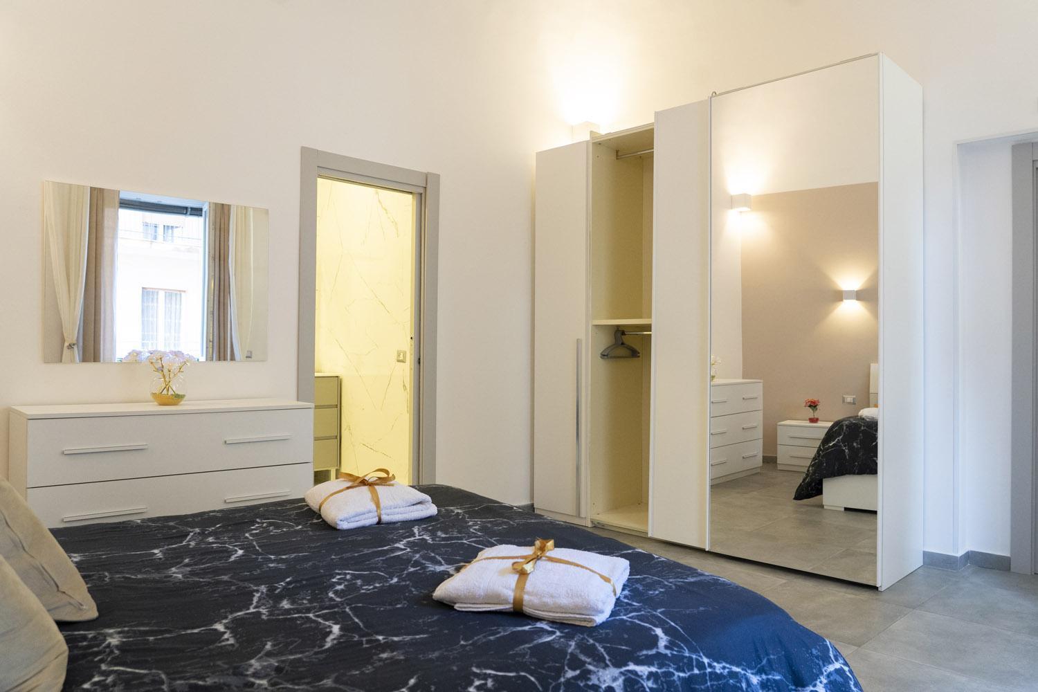 Leoscar Apartment In Catania Center Self Check-In Екстер'єр фото