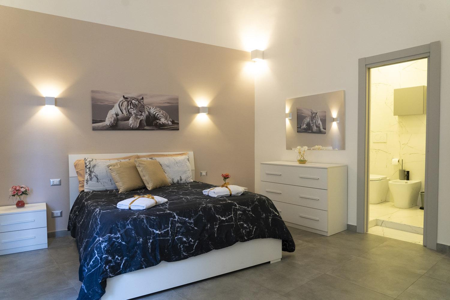 Leoscar Apartment In Catania Center Self Check-In Екстер'єр фото