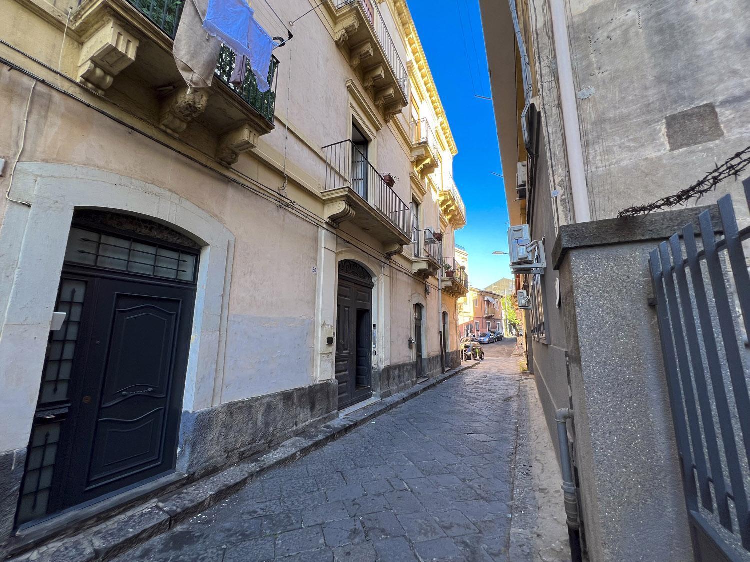 Leoscar Apartment In Catania Center Self Check-In Екстер'єр фото
